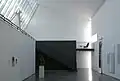 Hall principal, vue latérale avec fenêtre (droite)
