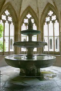 Lavatorium de style gothique (XIVe siècle) de l'abbaye de Maulbronn, Allemagne.