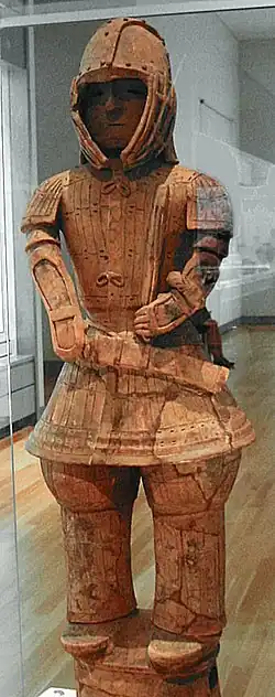 Haniwa d'homme armé et protégé par une armure lamellaire (h. 130,5 cm), VIe&nbsp;siècle, Tokyo National Museum.