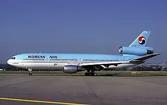 HL7328, l'appareil impliqué dans l'accident, ici a l'aéroport international de Zurich en juillet 1986.