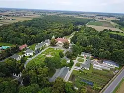 Son parc, classé sur une vue aérienne,