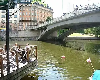 Kungsbron vu de Norrmalm.
