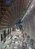 Intérieur vu depuis le côté est du hall principal.