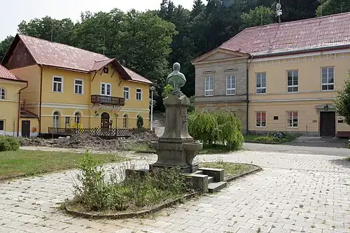 Lázně Sedmihorky : ancien établissement thermal.