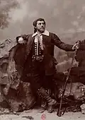 Dans un autre rôle en 1900, photographie Ateliers Nadar, 1900.