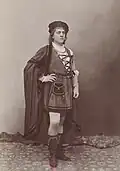 Dans le rôle de Severo Torelli, photographie Ateliers Nadar, 1883.