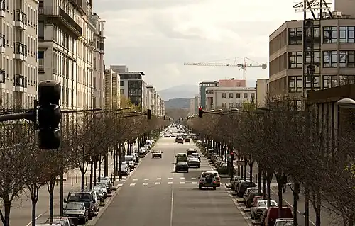 L'avenue Jean-Jaurès vers le sud à Gerland.