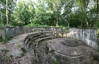 Emplacement de tir à Coucy-le-Château-Auffrique, état en 2010.