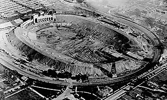 Le Colisée en construction en 1922.