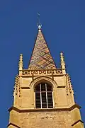 Clocher de l'église de l'abbaye de La Bénisson-Dieu.