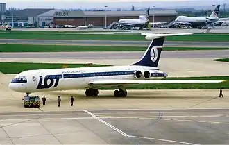 SP-LBG, l'appareil impliqué dans l'accident, ici à l'aéroport de Londres Heathrow en avril 1987.
