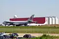 Les nouveaux hangars de gestion de Cargolux avec l'un de leurs Boeing 747 au premier plan.