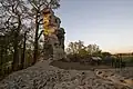 Les ruines du donjon de Chevré en 2017.