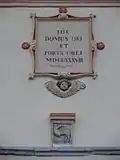 Un détail de la façade.