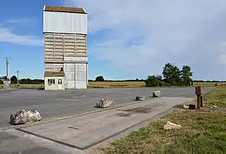 Pont-bascule du silo de La Chapelle-Bâton.