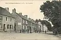 La Chapelle-Bouëxic ː la rue principale au début du XXe&nbsp;siècle (carte postale).