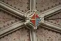 Clé de voûte avec les armes de Melun et de La Chapelle.