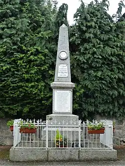 Le monument aux morts.