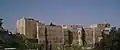 À travers le monde, on peut relever de nombreux exemples de limousineries, ici au château Saint-Gilles (citadelle de Tripoli), au Liban