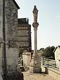 Cimetière, statue de l'Immaculée Conception.