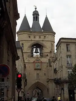 Vue d'ensemble depuis la rue du Mirail, côté cours Victor Hugo.