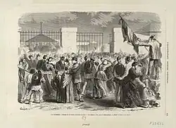 Gravure montrant une scène d'adieux devant les grilles d'une gare.