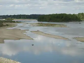 Le Val de Loire au niveau du méandre de Bou, au centre-ouest.