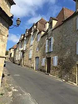 Maison du XVIIe&nbsp;siècle dans la rue de l'Abbaye des Augustins.