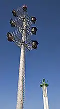 Le « sapin de Noël », sont des feux clignotants signalant l'entrée du port sur la digue Sud de Chef de Baie.