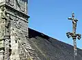 L'église et son calvaire, vues partielles.