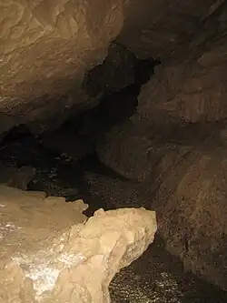 Le Strymon au début de son cours, dans la grotte de Duhlata (massif du Vitocha).