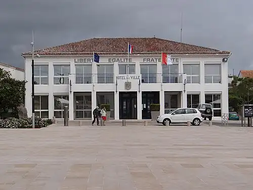 La mairie.