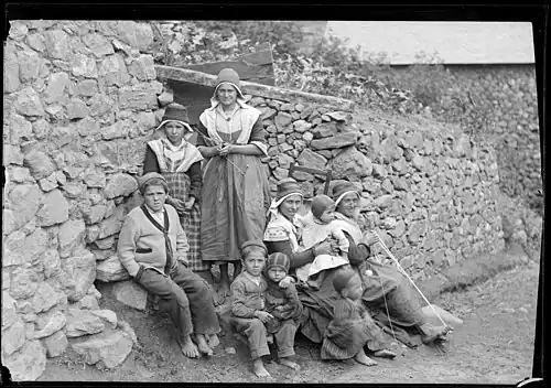 Fileuse au pied, Ariège : vallée de Bethmale,Eugène Trutat.
