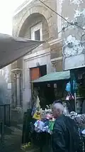 Entrée de la mosquée.