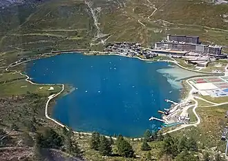 Vue du lac depuis l'est.