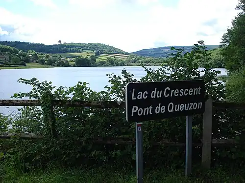 Le lac du Crescent au pont de Queuzon
