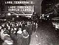 Les spectateurs se pressent pour la projection de Lady Godiva, 3 juin 1922.