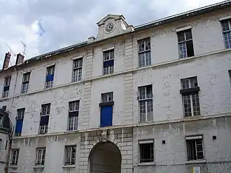 Un des anciens bâtiments de l'hôpital.