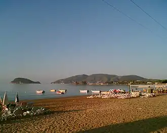 Péninsule de Kéri et îlot de Marathonisi vus de la plage de Laganas