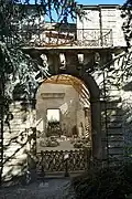 Sa façade conservée au musée Le Vergeur.