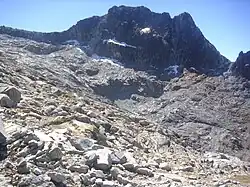 Roches fracturées au pic Bonpland&nbsp;(es), État de Mérida, Venezuela.