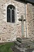 La croix de l'église Saint-Pierre.