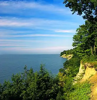 Sandy bluffs le long du lac Érié dans le Comté d'Érié.