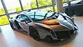 Un modèle coupé exposé au musée Lamborghini.