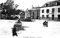 La place centrale de Landaul vers 1920 (carte postale).