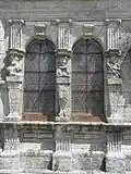 Fenêtres géminées à gauche, façade ouest.