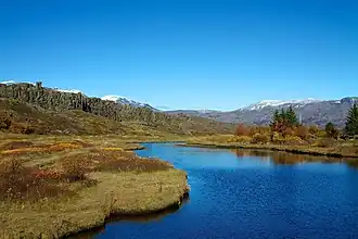 Le voyage d'Arya et Sandor Clegane à travers Westeros a en grande partie été filmé au Parc national de Þingvellir (Islande).