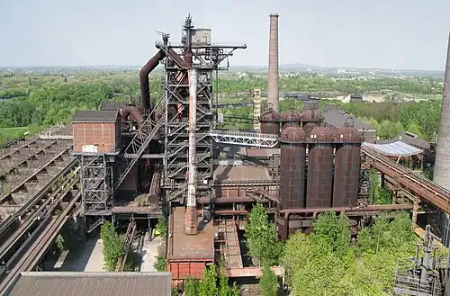 photo de l'ensemble d'un haut fourneau