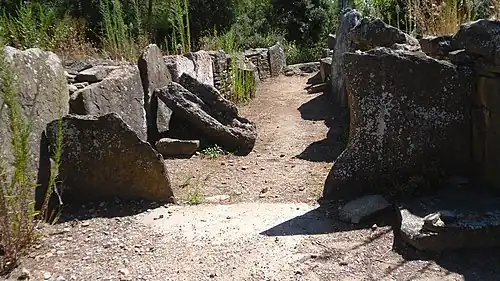 Monument mégalithique, dit Allée couverte de Saint-Eugène, sur le domaine de Russol