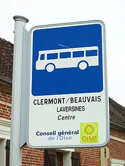 L'arrêt d'autocar.